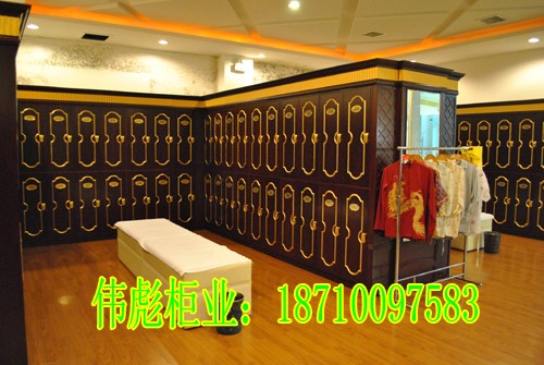 桑拿更衣柜